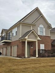 27316 HIDDEN OAKS Drive, Brownstown Twp, MI 48183