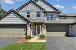 563 Willow Way 563, Lindenhurst, IL 60046