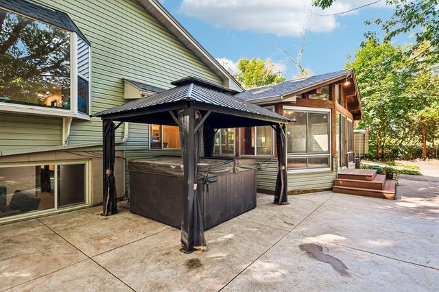 767 Eldridge Avenue E, Maplewood, MN 55117