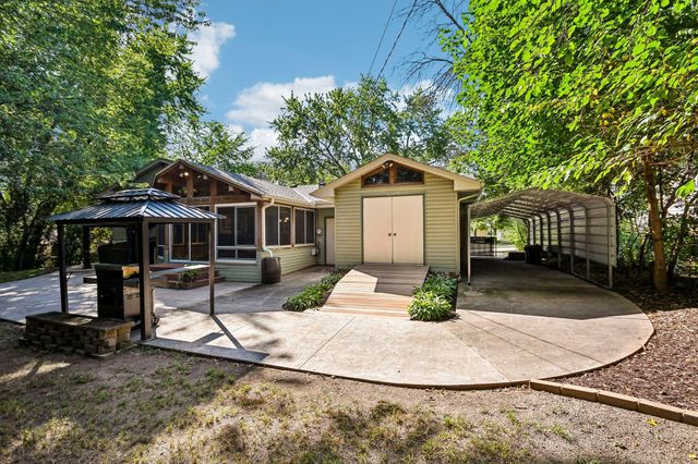 767 Eldridge Avenue E, Maplewood, MN 55117