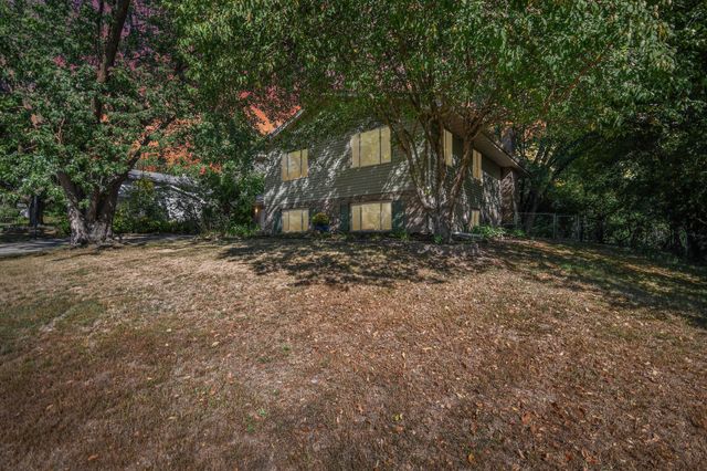 767 Eldridge Avenue E, Maplewood, MN 55117