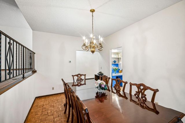 767 Eldridge Avenue E, Maplewood, MN 55117
