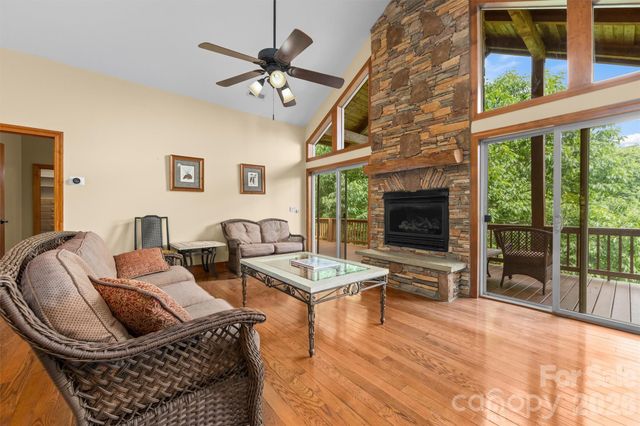 226 Sawgrass Drive, Whittier, NC 28789