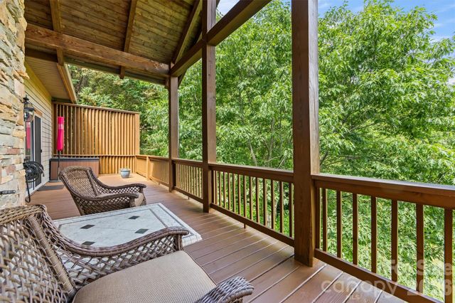 226 Sawgrass Drive, Whittier, NC 28789