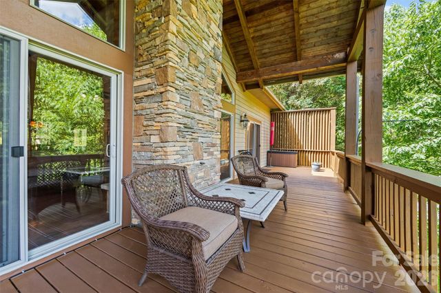226 Sawgrass Drive, Whittier, NC 28789