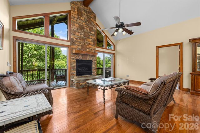 226 Sawgrass Drive, Whittier, NC 28789