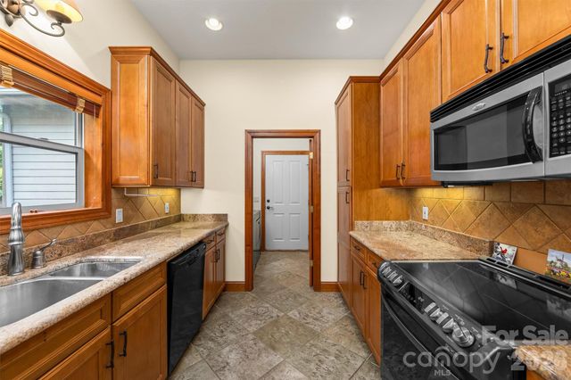 226 Sawgrass Drive, Whittier, NC 28789