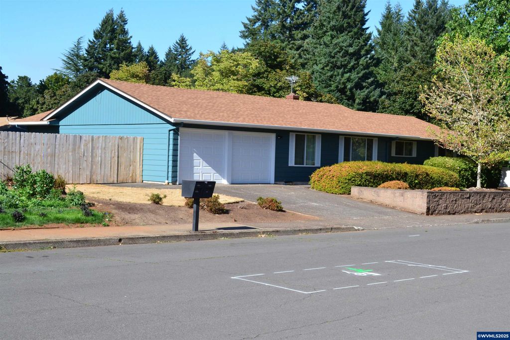 2007 Joseph St S, Salem, OR 97302