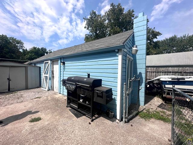 2845 SE Michigan AVE, Topeka, KS 66605
