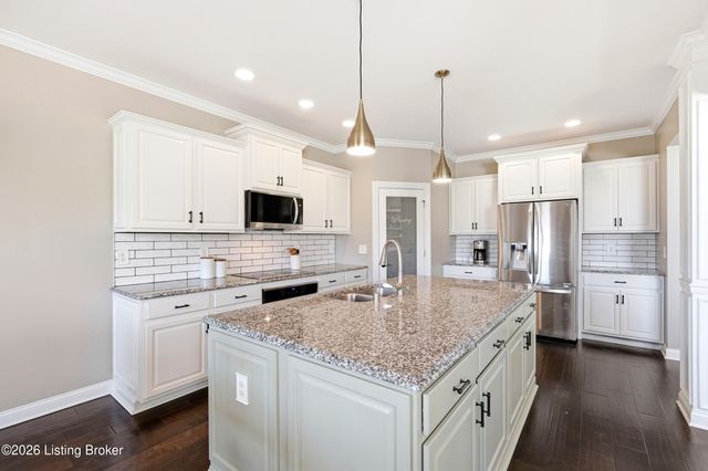 193 Knapp Ln, Taylorsville, KY 40071