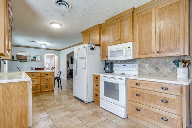 800 Brazos Drive, Mineral Wells, TX 76067