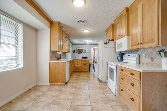 800 Brazos Drive, Mineral Wells, TX 76067