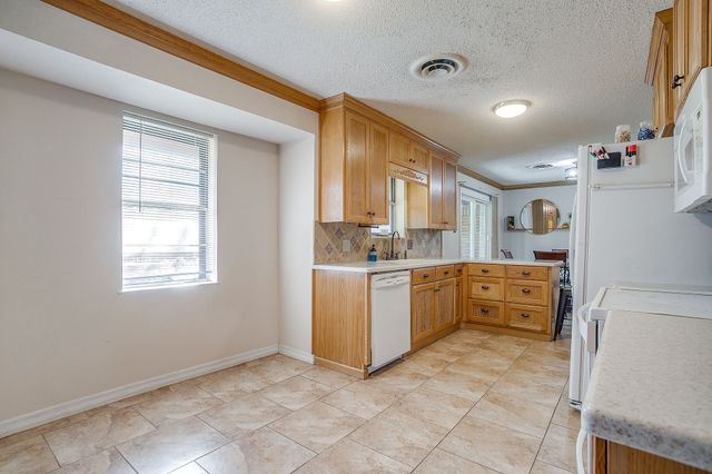 800 Brazos Drive, Mineral Wells, TX 76067