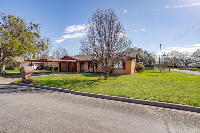 800 Brazos Drive, Mineral Wells, TX 76067