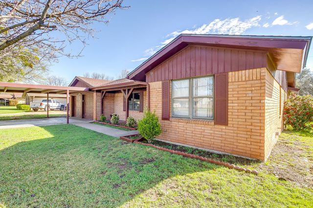 800 Brazos Drive, Mineral Wells, TX 76067