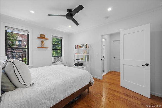 2439 38th Street c10, Astoria, NY 11103