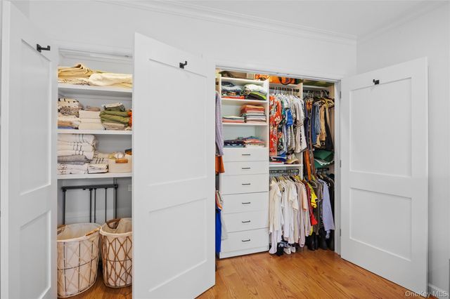 2439 38th Street c10, Astoria, NY 11103