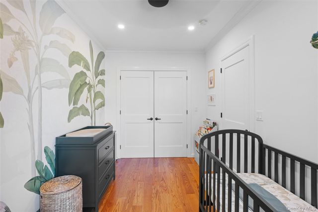 2439 38th Street c10, Astoria, NY 11103