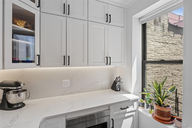 2439 38th Street c10, Astoria, NY 11103