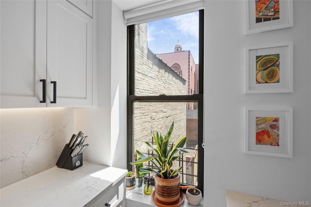 2439 38th Street c10, Astoria, NY 11103
