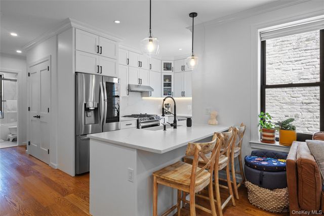2439 38th Street c10, Astoria, NY 11103