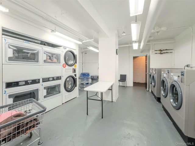 2439 38th Street c10, Astoria, NY 11103