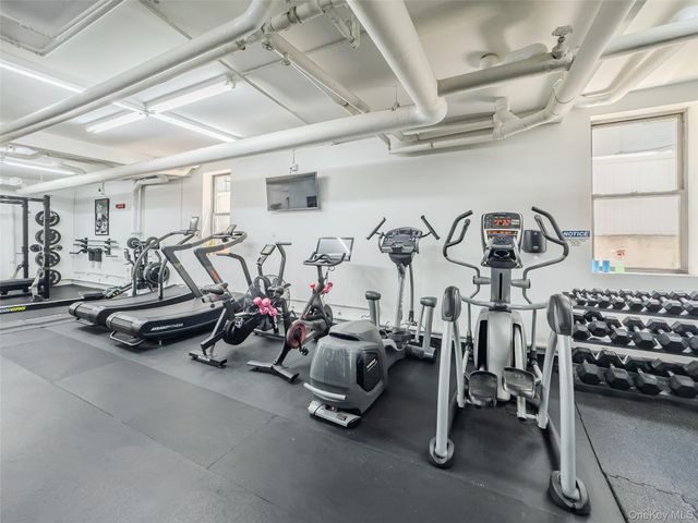 2439 38th Street c10, Astoria, NY 11103