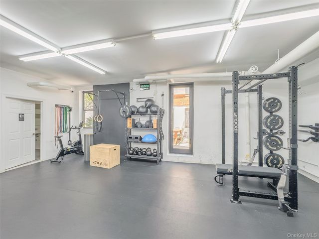 2439 38th Street c10, Astoria, NY 11103