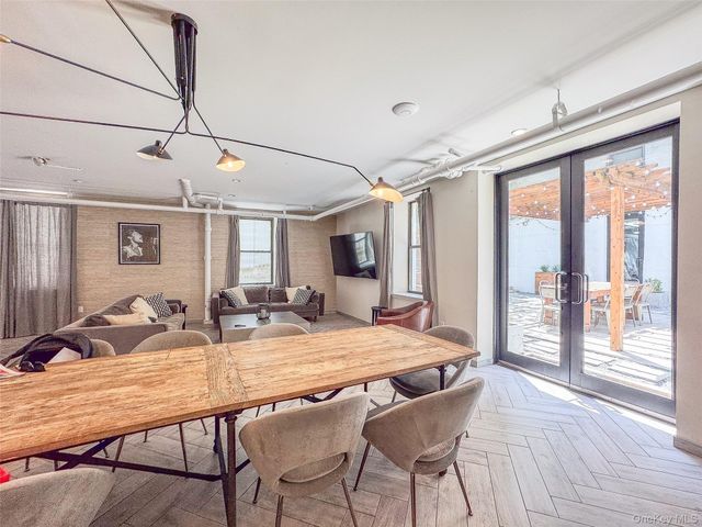 2439 38th Street c10, Astoria, NY 11103