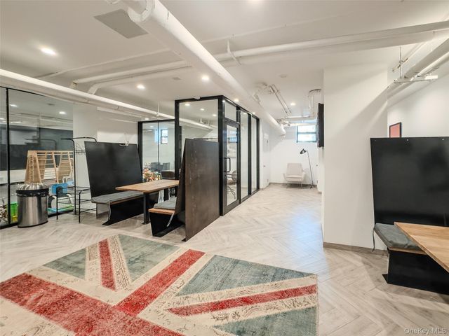 2439 38th Street c10, Astoria, NY 11103