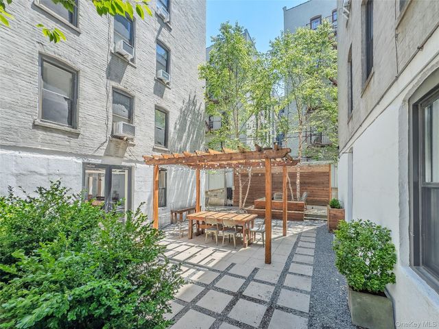 2439 38th Street c10, Astoria, NY 11103