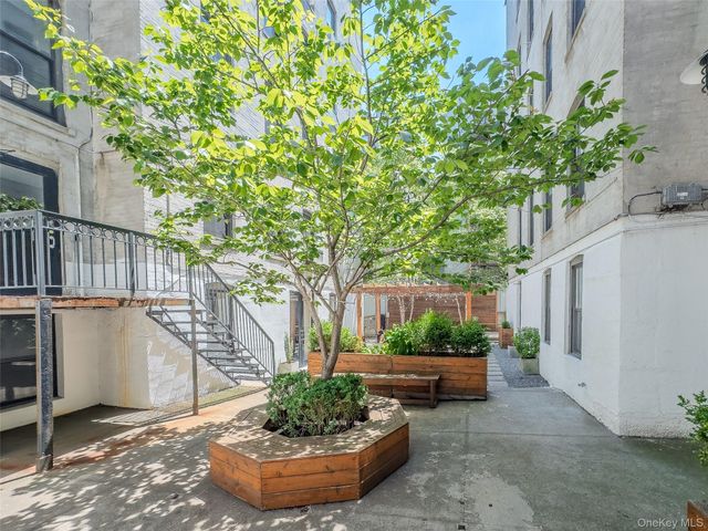 2439 38th Street c10, Astoria, NY 11103