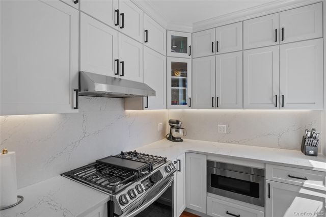 2439 38th Street c10, Astoria, NY 11103