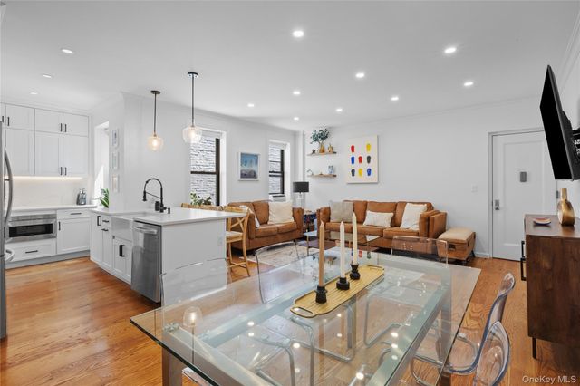 2439 38th Street c10, Astoria, NY 11103
