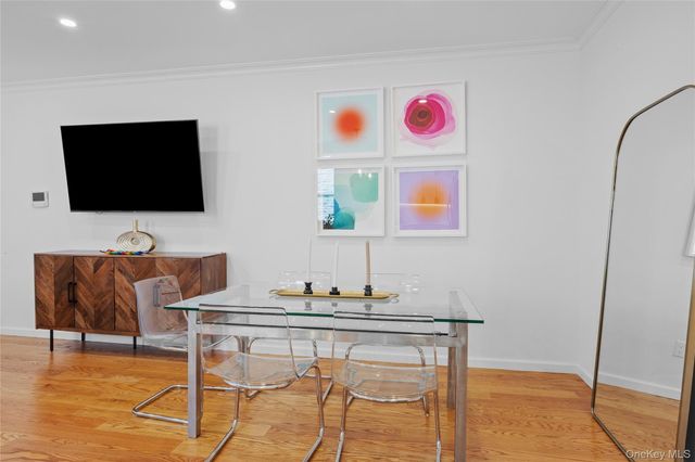 2439 38th Street c10, Astoria, NY 11103