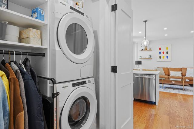 2439 38th Street c10, Astoria, NY 11103