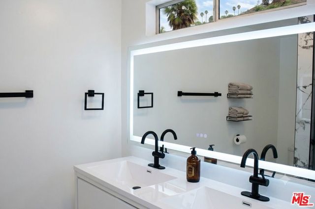 1265 Bienveneda Avenue, Pacific Palisades, CA 90272