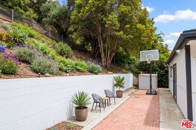 1265 Bienveneda Avenue, Pacific Palisades, CA 90272
