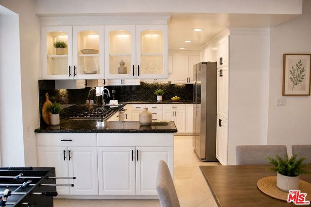 1265 Bienveneda Avenue, Pacific Palisades, CA 90272