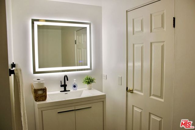 1265 Bienveneda Avenue, Pacific Palisades, CA 90272