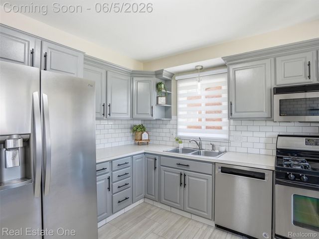 4603 E 13 Mile Road, Warren, MI 48092
