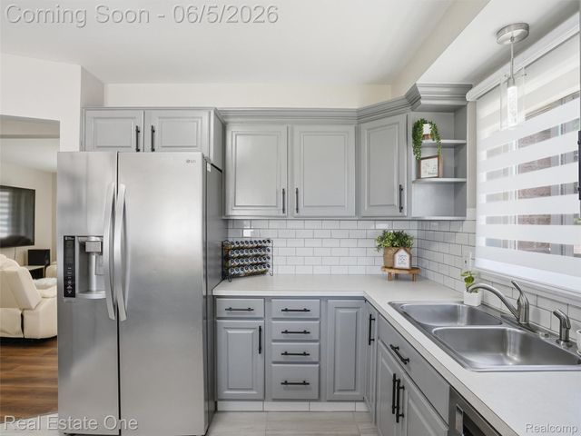 4603 E 13 Mile Road, Warren, MI 48092