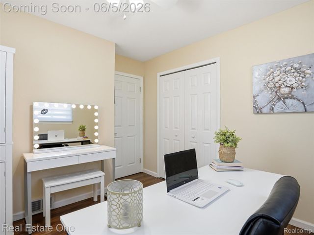 4603 E 13 Mile Road, Warren, MI 48092