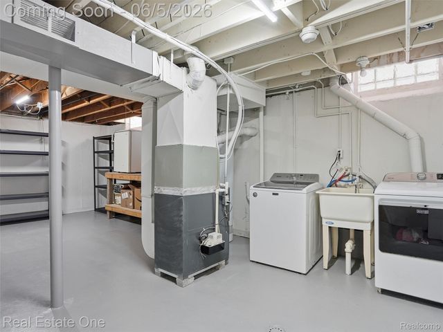 4603 E 13 Mile Road, Warren, MI 48092