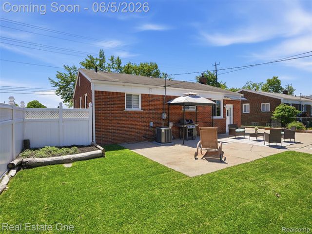 4603 E 13 Mile Road, Warren, MI 48092