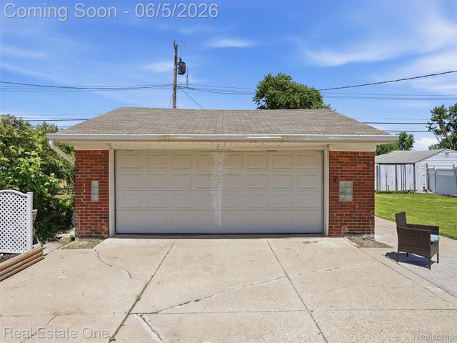 4603 E 13 Mile Road, Warren, MI 48092