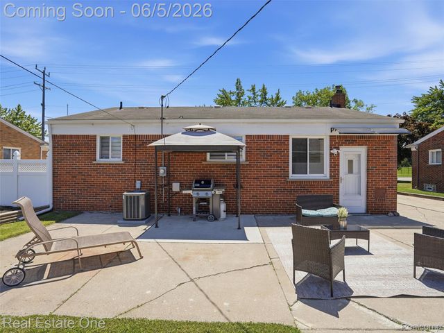 4603 E 13 Mile Road, Warren, MI 48092