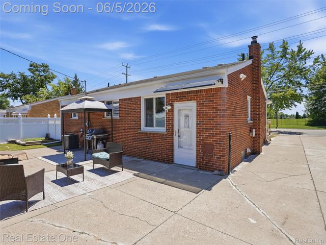4603 E 13 Mile Road, Warren, MI 48092
