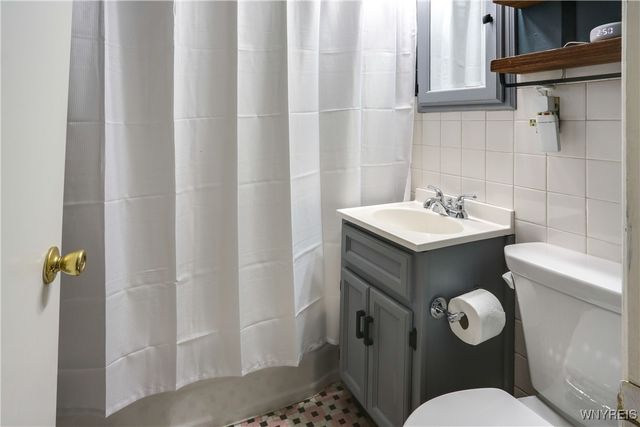 178 Chapel Avenue, Cheektowaga, NY 14225