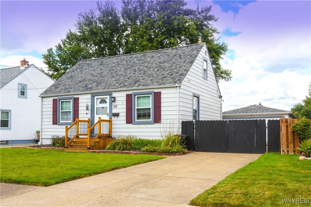 178 Chapel Avenue, Cheektowaga, NY 14225